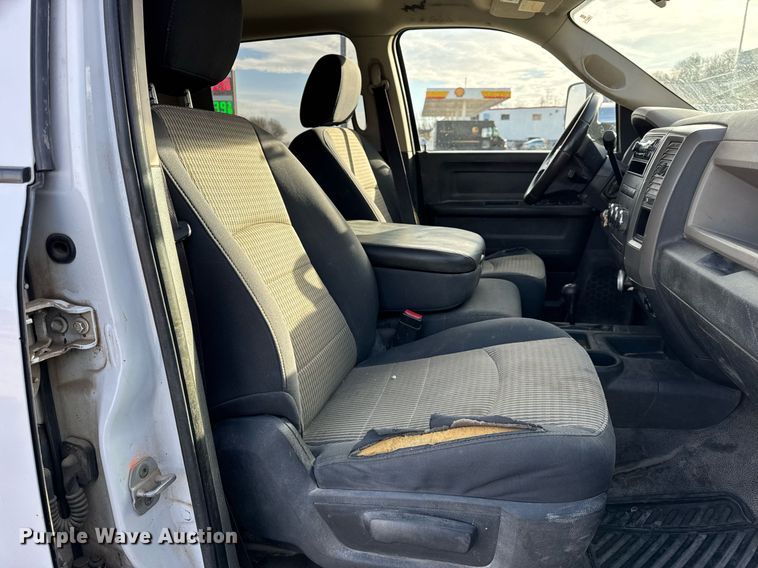 image for item DH9819 2011 Dodge Ram 5500HD Crew Cab pickup truck