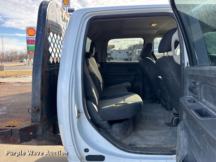 image for item DH9819 2011 Dodge Ram 5500HD Crew Cab pickup truck