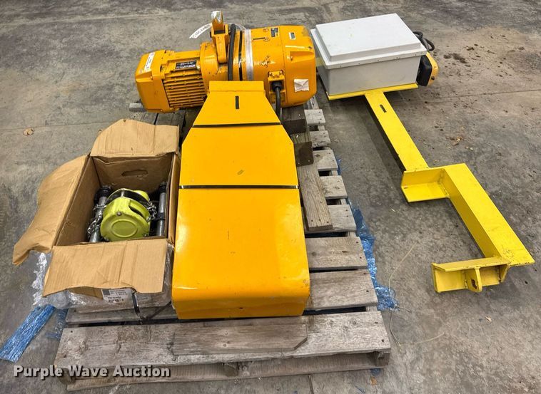 image for item DH9826 Harrington Hoist and Cranes ERIA-556732 hoist