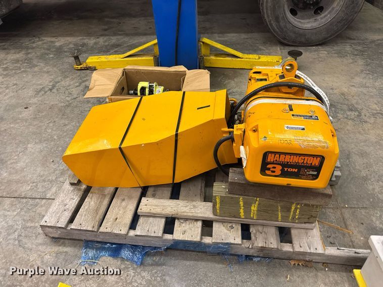 image for item DH9826 Harrington Hoist and Cranes ERIA-556732 hoist