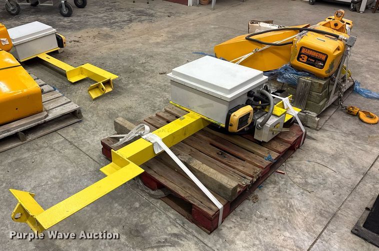 image for item DH9827 Harrington Hoist and Cranes ERIA-556732 crane