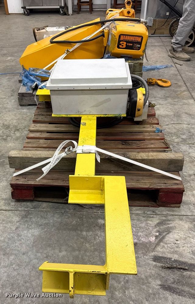 image for item DH9827 Harrington Hoist and Cranes ERIA-556732 crane
