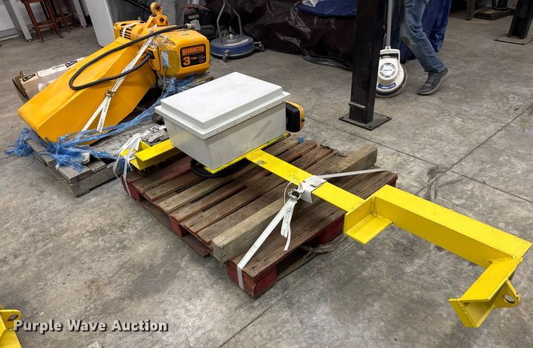 image for item DH9827 Harrington Hoist and Cranes ERIA-556732 crane