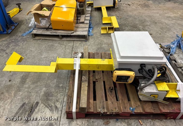 image for item DH9827 Harrington Hoist and Cranes ERIA-556732 crane