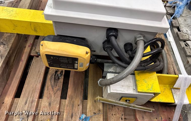 image for item DH9827 Harrington Hoist and Cranes ERIA-556732 crane