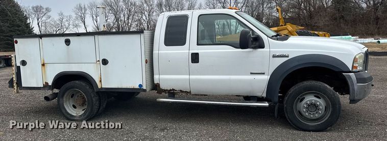 image for item DH9830 2006 Ford F450 Super Duty SuperCab utility / service truck