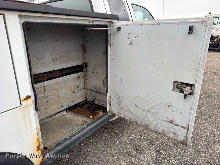 image for item DH9830 2006 Ford F450 Super Duty SuperCab utility / service truck