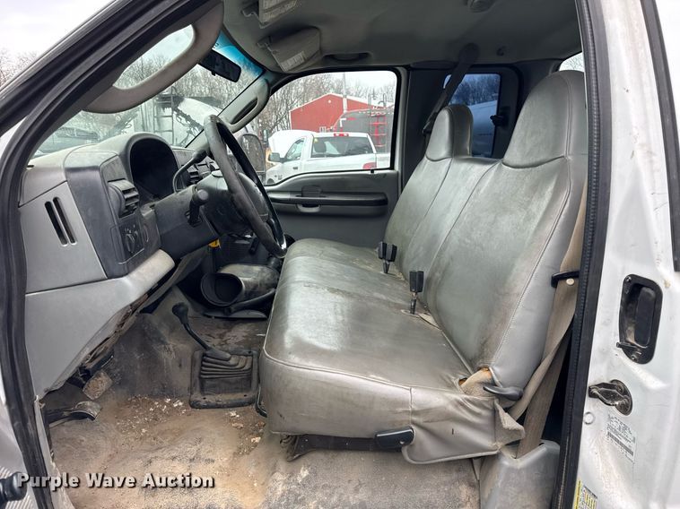 image for item DH9830 2006 Ford F450 Super Duty SuperCab utility / service truck