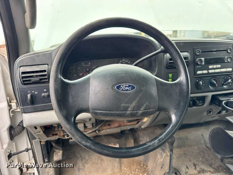 image for item DH9830 2006 Ford F450 Super Duty SuperCab utility / service truck