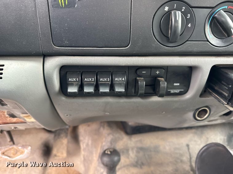 image for item DH9830 2006 Ford F450 Super Duty SuperCab utility / service truck