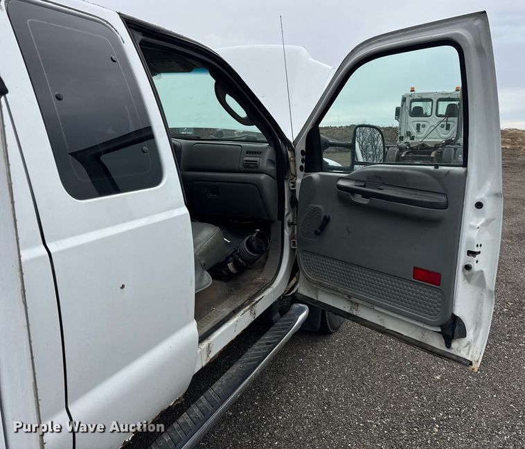 image for item DH9830 2006 Ford F450 Super Duty SuperCab utility / service truck
