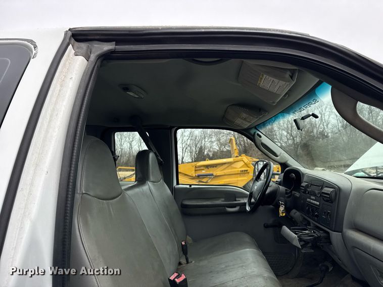 image for item DH9830 2006 Ford F450 Super Duty SuperCab utility / service truck