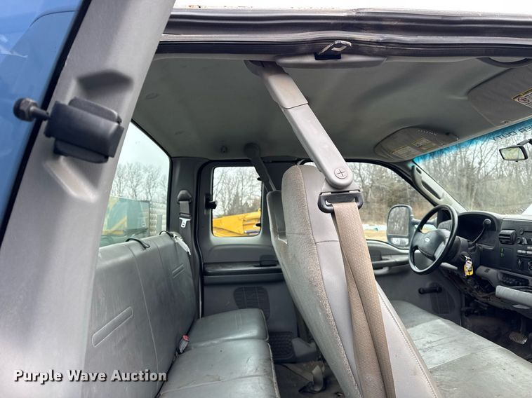 image for item DH9830 2006 Ford F450 Super Duty SuperCab utility / service truck