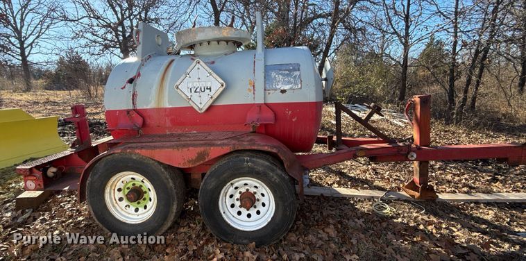 image for item DM5545 1981 Halliburton tank trailer