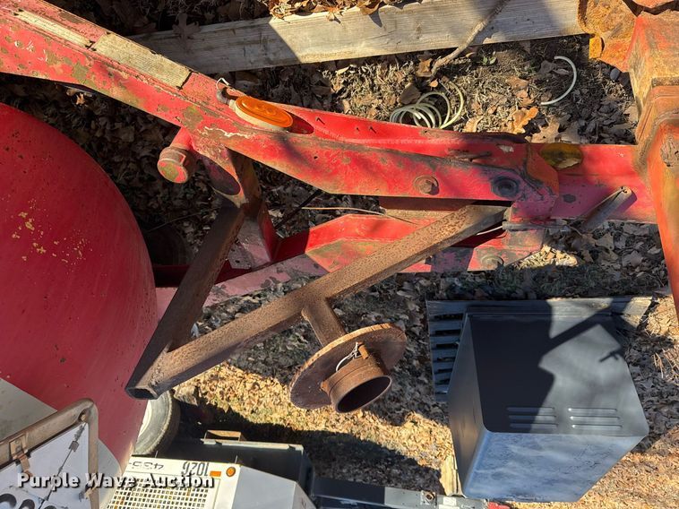 image for item DM5545 1981 Halliburton tank trailer