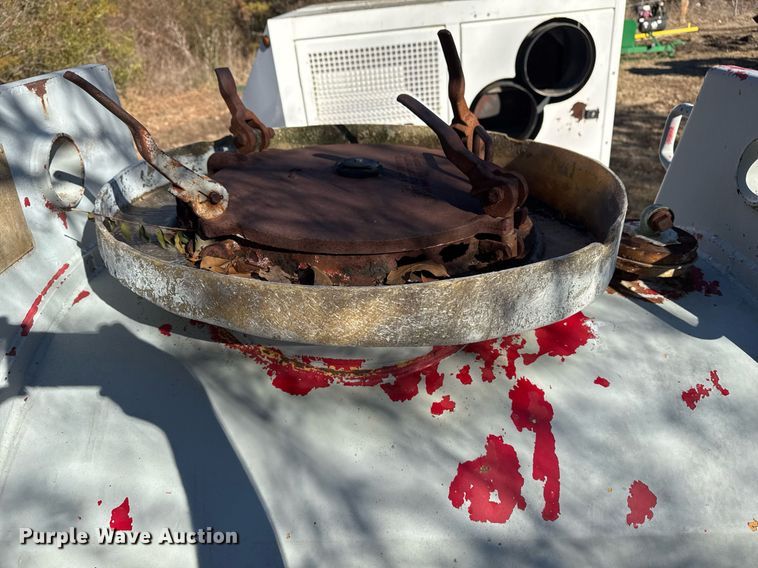 image for item DM5545 1981 Halliburton tank trailer