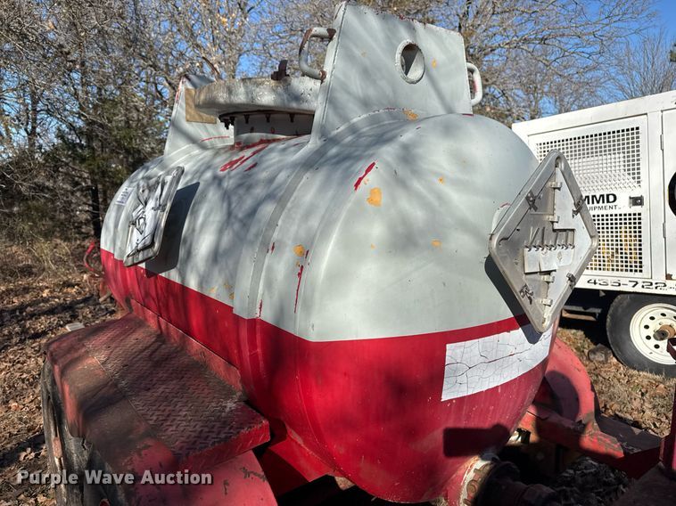 image for item DM5545 1981 Halliburton tank trailer