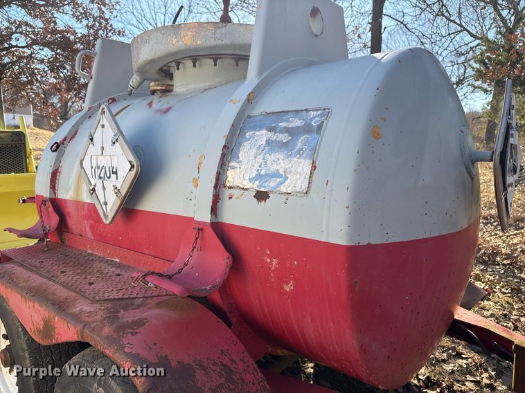 image for item DM5545 1981 Halliburton tank trailer