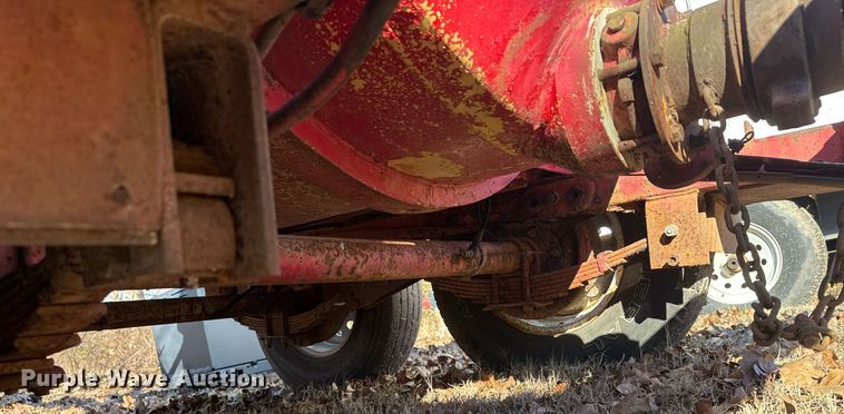 image for item DM5545 1981 Halliburton tank trailer