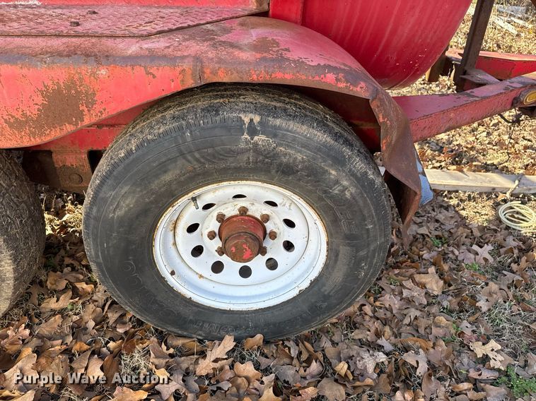 image for item DM5545 1981 Halliburton tank trailer