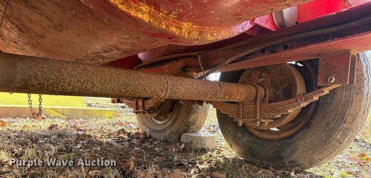 image for item DM5545 1981 Halliburton tank trailer