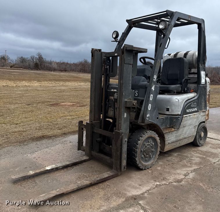 image for item DM5563 Nissan 40 forklift