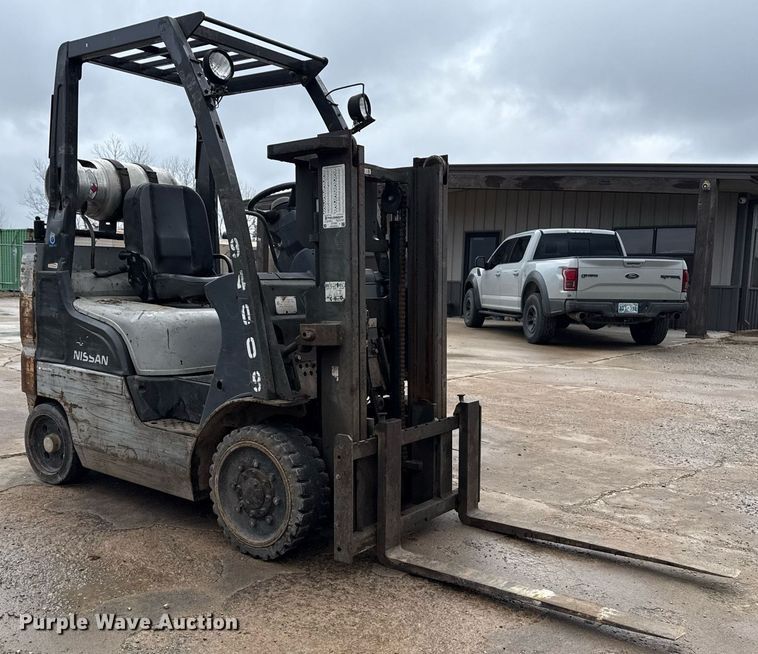 image for item DM5563 Nissan 40 forklift