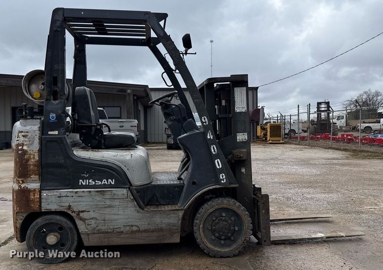 image for item DM5563 Nissan 40 forklift