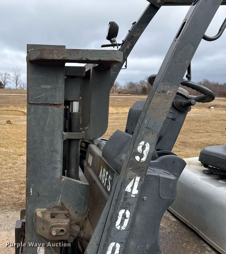 image for item DM5563 Nissan 40 forklift