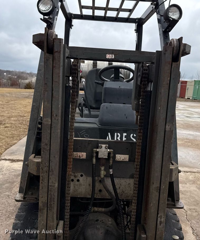 image for item DM5563 Nissan 40 forklift