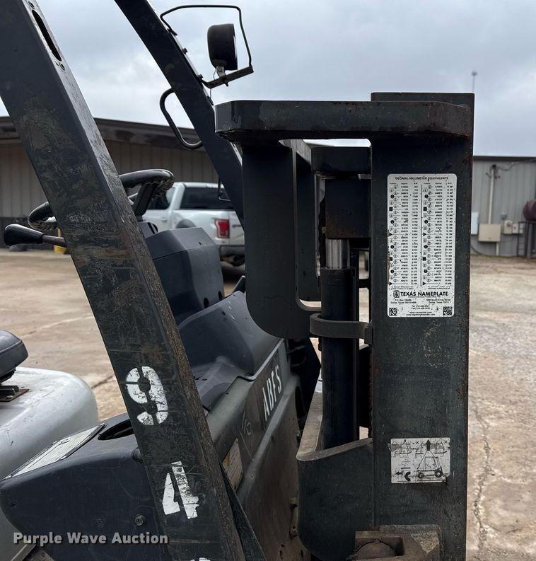 image for item DM5563 Nissan 40 forklift