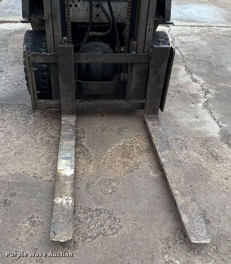 image for item DM5563 Nissan 40 forklift