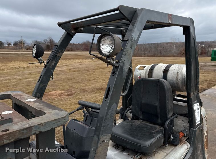 image for item DM5563 Nissan 40 forklift