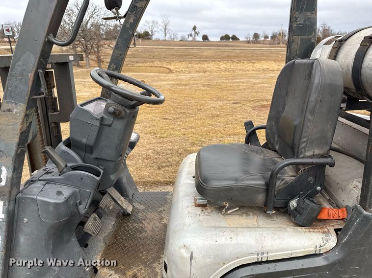 image for item DM5563 Nissan 40 forklift