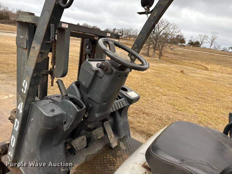 image for item DM5563 Nissan 40 forklift