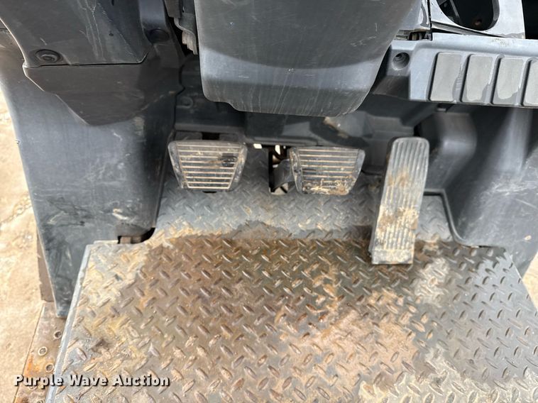 image for item DM5563 Nissan 40 forklift