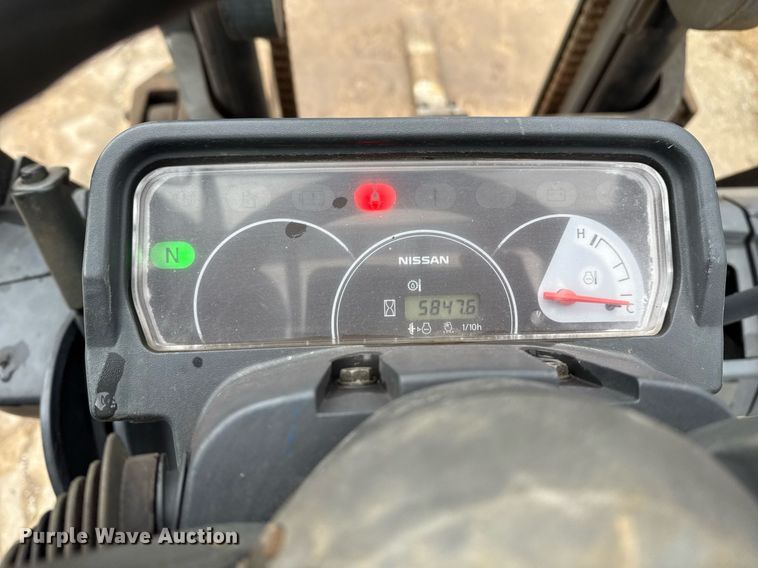 image for item DM5563 Nissan 40 forklift