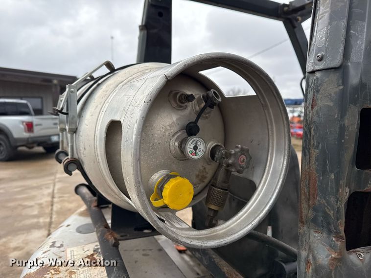 image for item DM5563 Nissan 40 forklift