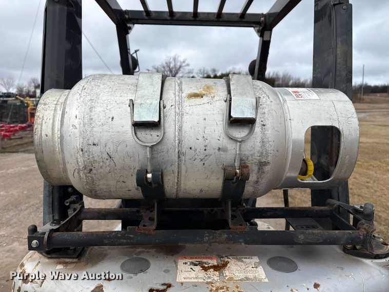 image for item DM5563 Nissan 40 forklift