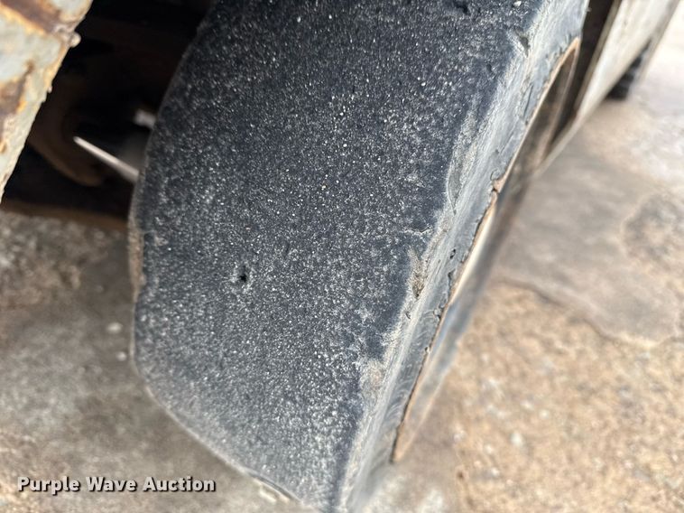 image for item DM5563 Nissan 40 forklift