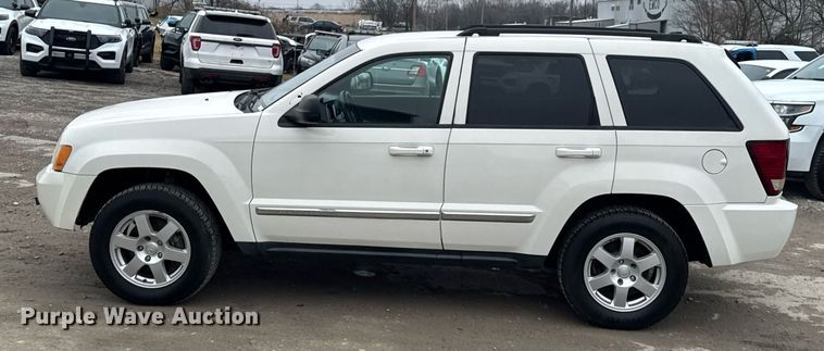 image for item DO0369 2010 Jeep Grand Cherokee Laredo SUV
