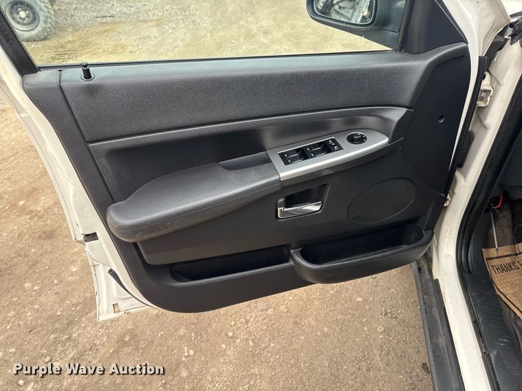 image for item DO0369 2010 Jeep Grand Cherokee Laredo SUV