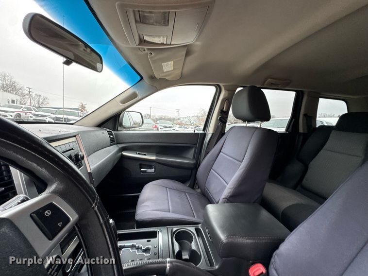 image for item DO0369 2010 Jeep Grand Cherokee Laredo SUV