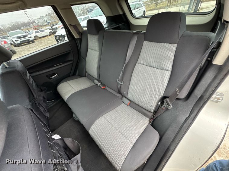 image for item DO0369 2010 Jeep Grand Cherokee Laredo SUV