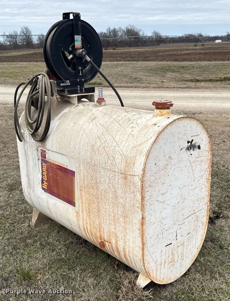 image for item DO0387 John Deere transmission and hydraulic oil tank