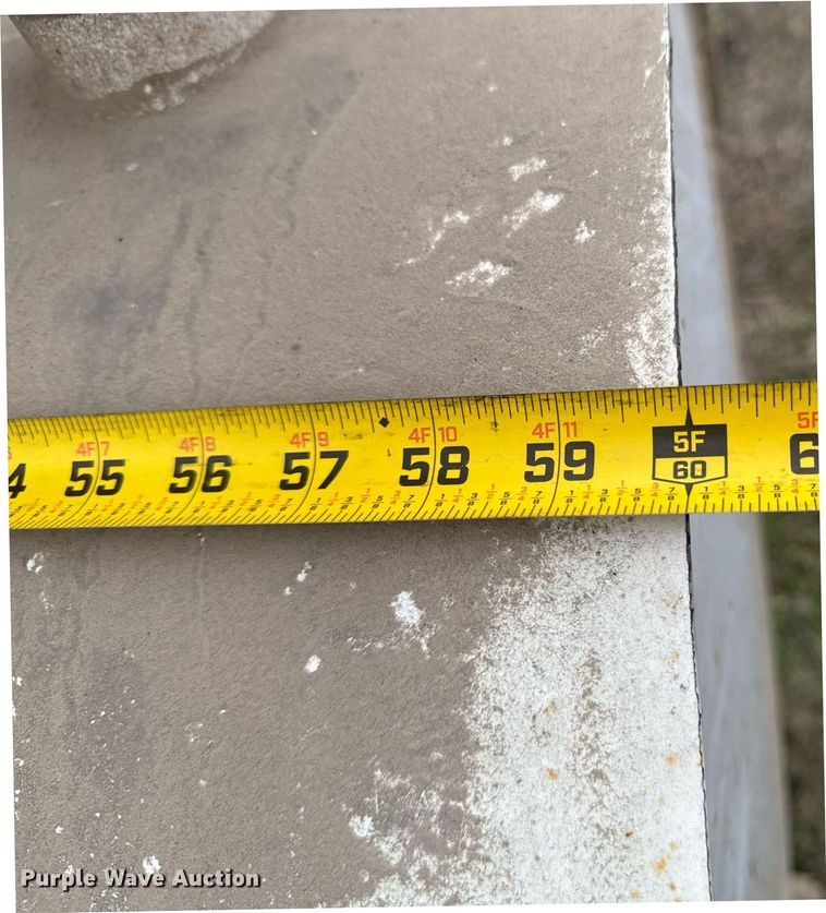 image for item DO0387 John Deere transmission and hydraulic oil tank