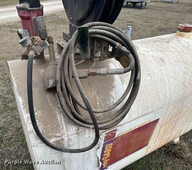 image for item DO0387 John Deere transmission and hydraulic oil tank