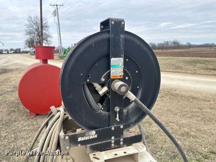 image for item DO0387 John Deere transmission and hydraulic oil tank