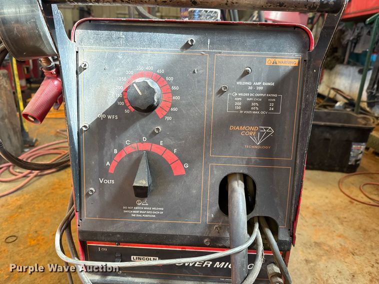 image for item DO0413 Lincoln Electric Power Mig 200 welder