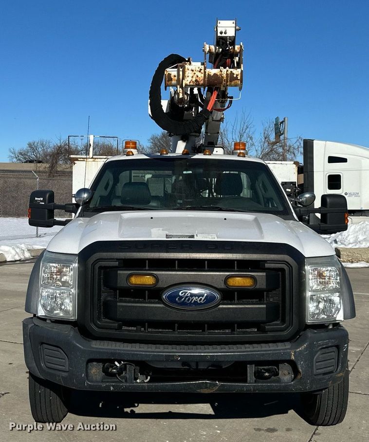 image for item DQ6586 2011 Ford F550 Super Duty bucket truck